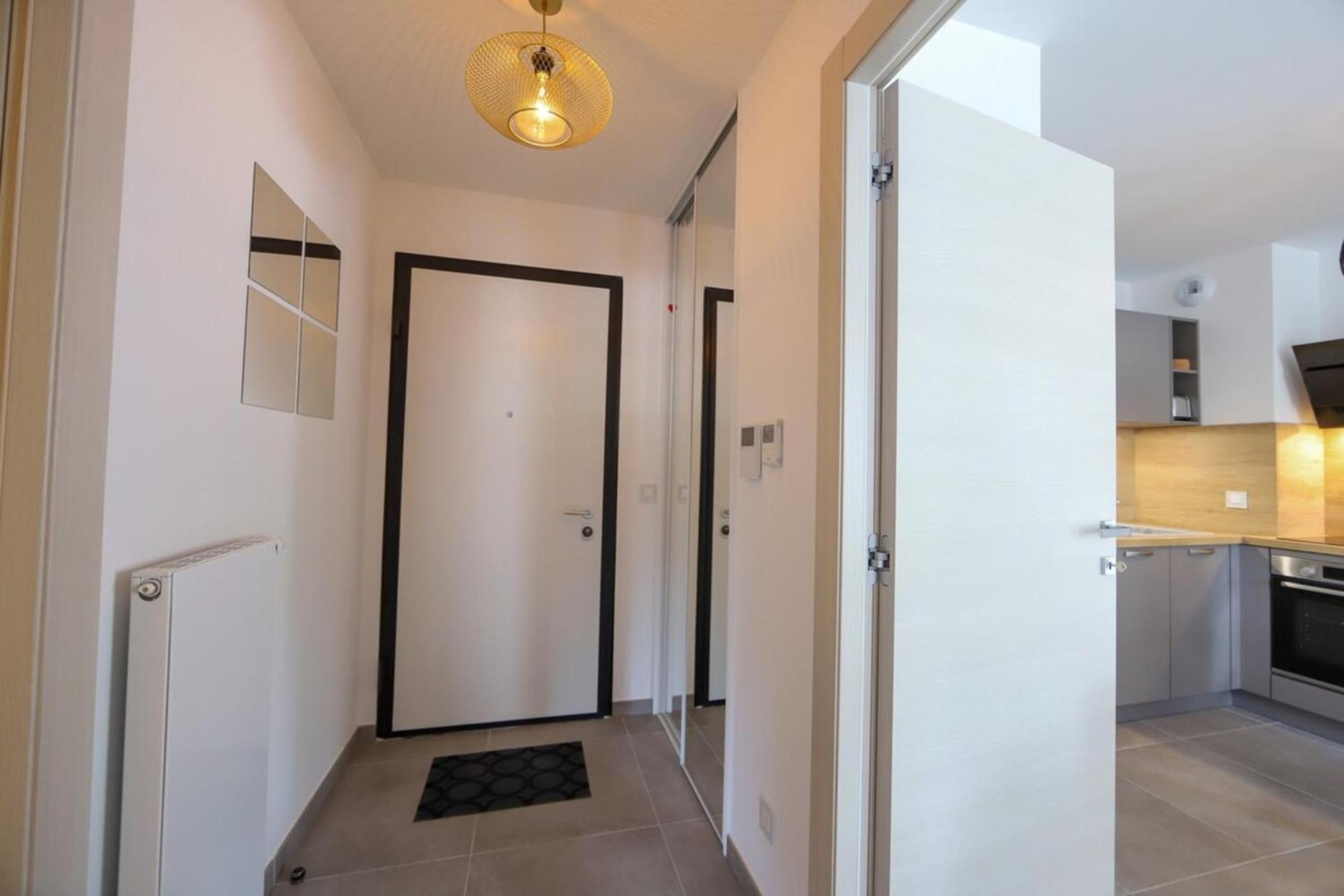 Le Romain - 1-Bedroom With Private Garage アヌシー エクステリア 写真